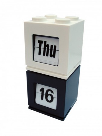 CALENDARIO BLOQUES "RETRO" Código: T220 8 x 17,5 x 8 cm Plástico. 