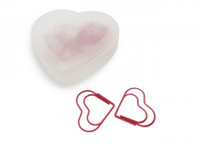 CLIPS CORAZÓN Código: T236 7 x 7 x 2 cm Plástico. Clips metálicos en forma de corazón. Caja plástica transparente en forma de corazón. Cierre con imán. 